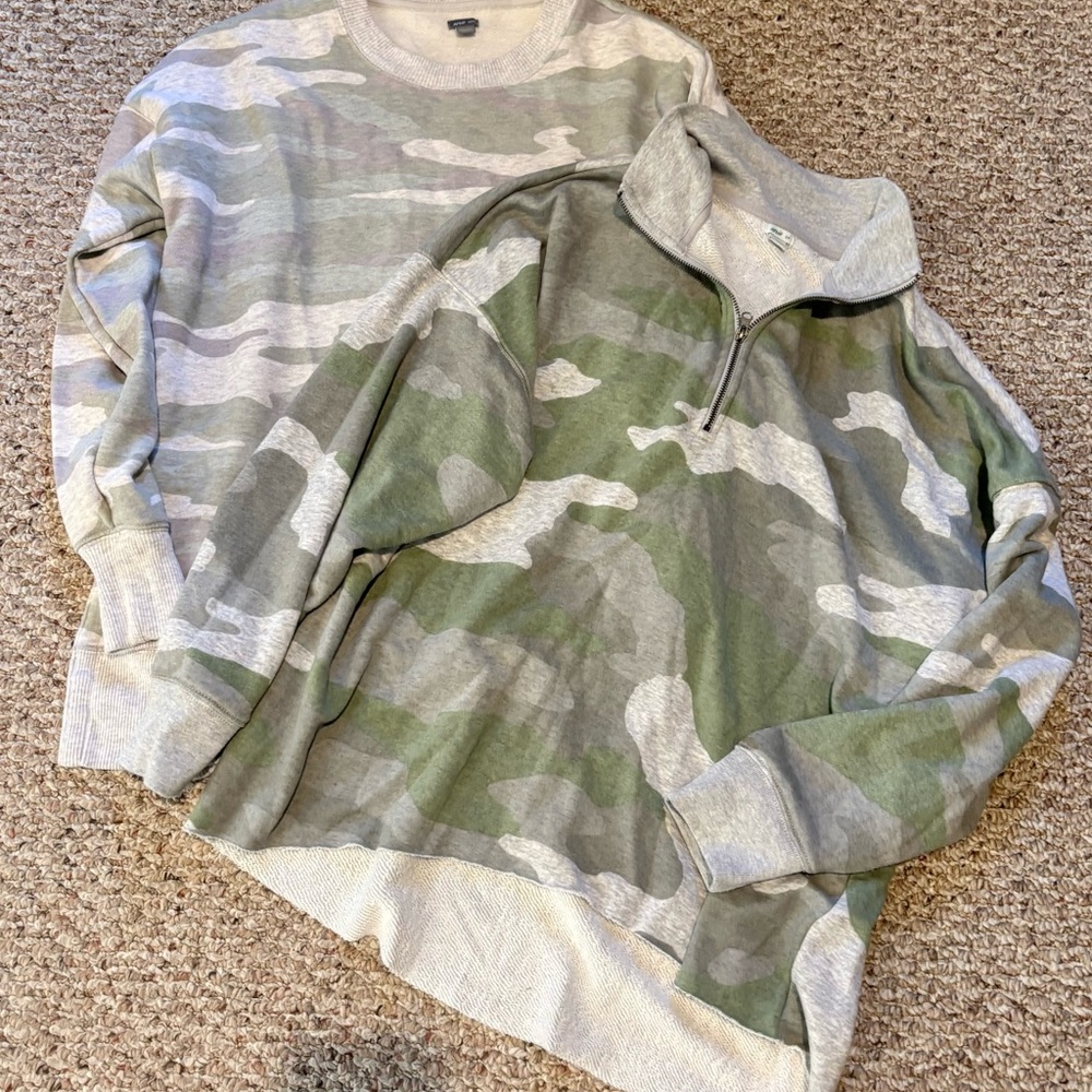 Aerie women’s oversize camo sweatshirt bundle, size xs/s